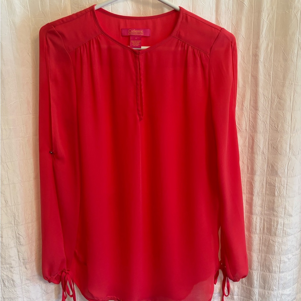 Beautiful, sheer top with split sleeves